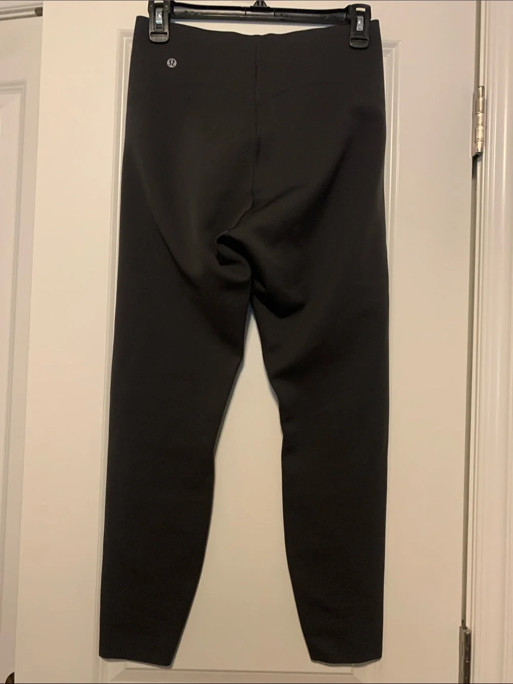 Lululemon Graphite Grey Glow Up Tights
Sz 10, 25 inch, NWOT - Picture 3 of 4